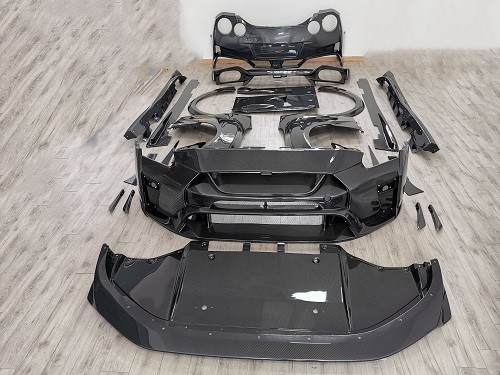 Personnaliser le kit carrosserie en fibre de carbone pour Nissan GTR R35